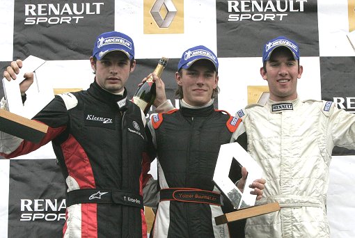 Yelmer Buurman wint Brits Formule Renault race